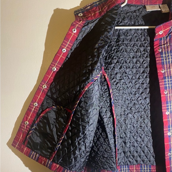 New Baxter and Wells Quilted Plaid Vest Petite Medium. Snap closures and Pockets - Picture 3 of 6